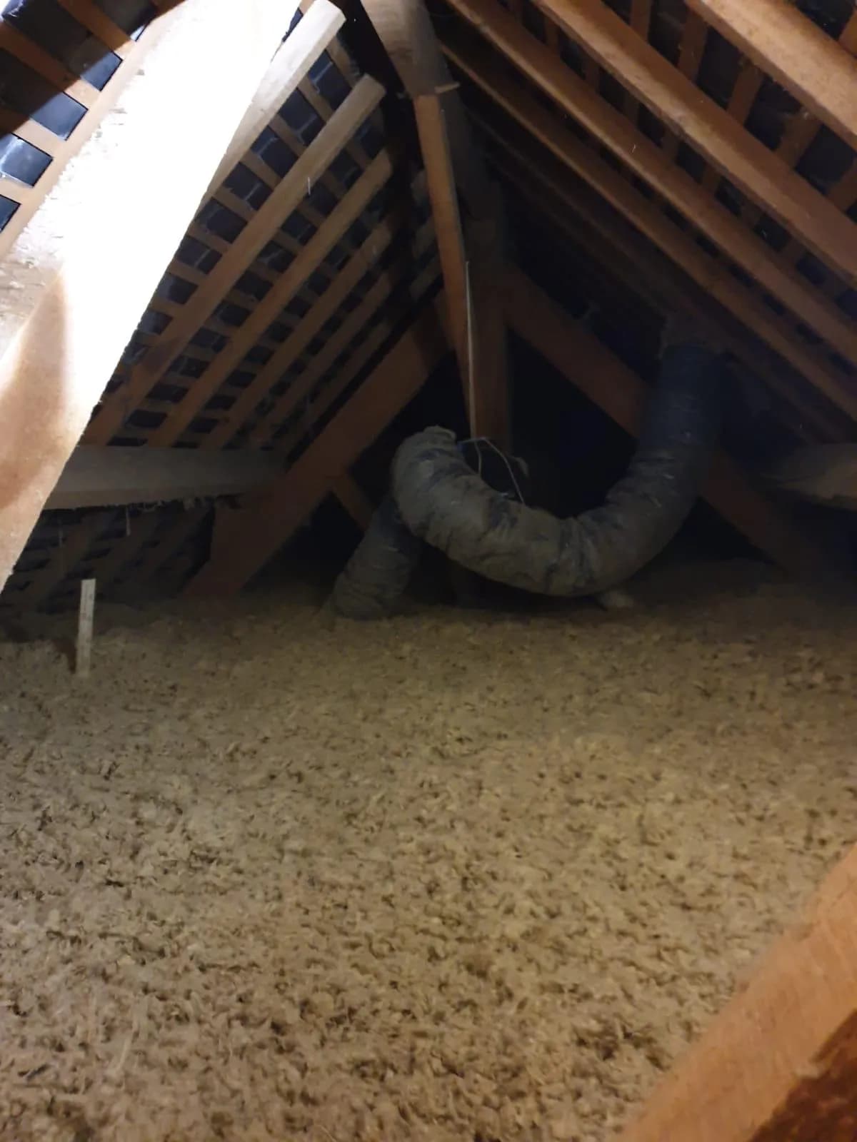 Isolation de combles perdus réalisée par ISONERGI près de Rennes