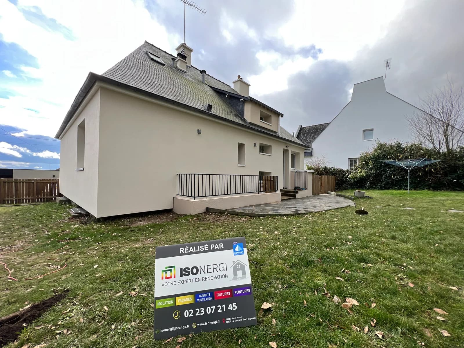 Chantier d'isolation thermique par l'extérieur réalisé par ISONERGI en Ille-et-Vilaine