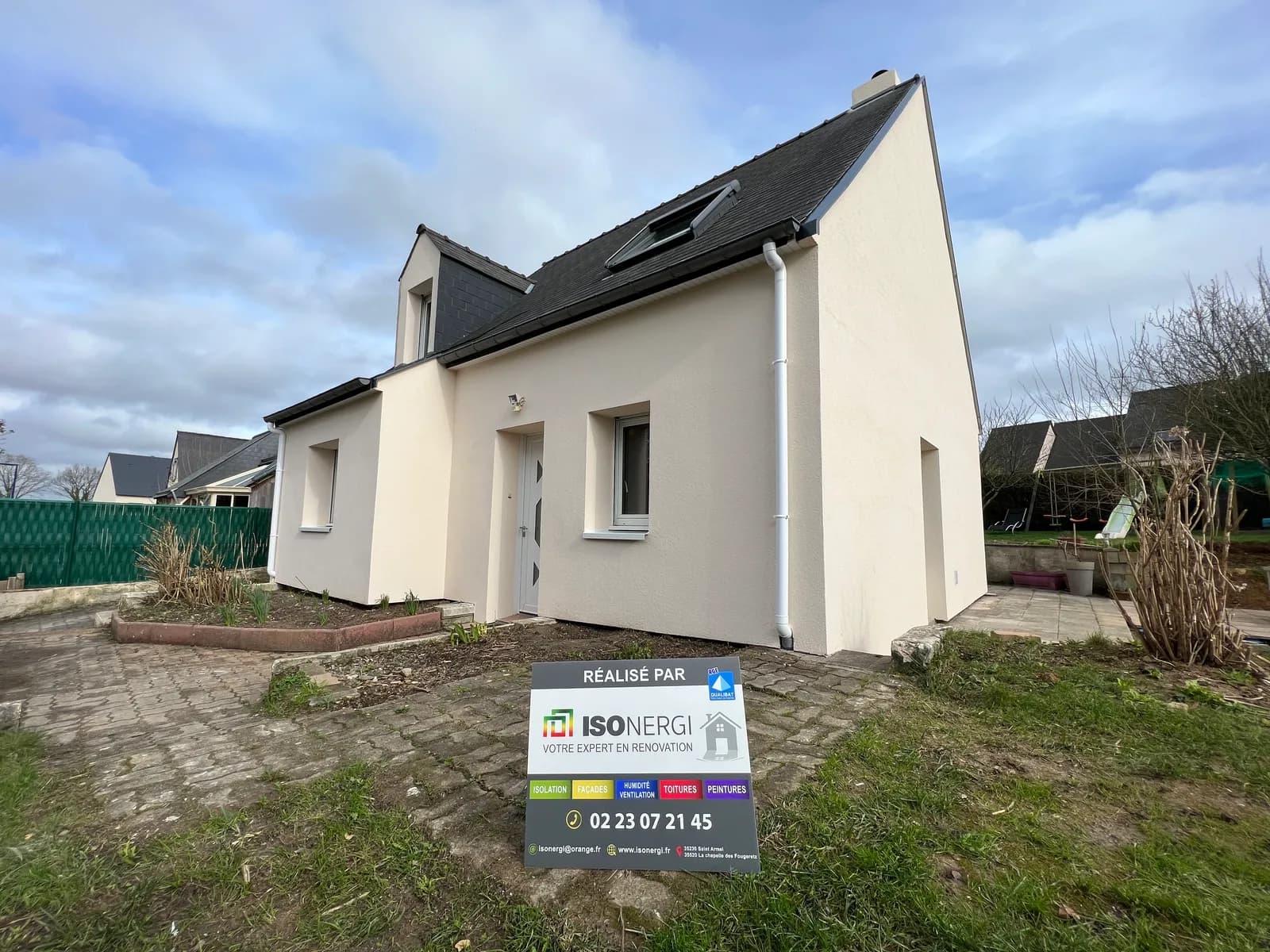 Chantier d'isolation thermique par l'extérieur réalisé par ISONERGI en Ille-et-Vilaine