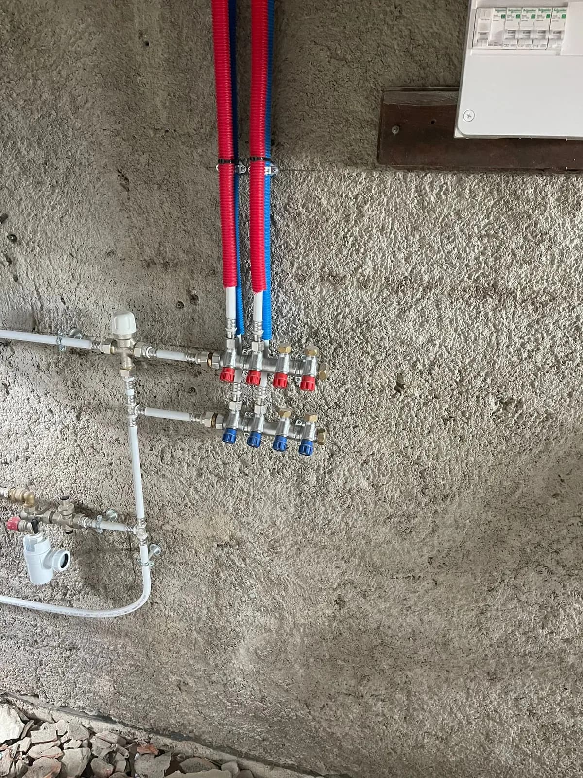 Installation de pompe à chaleur réalisée par ISONERGI dans la région de Rennes