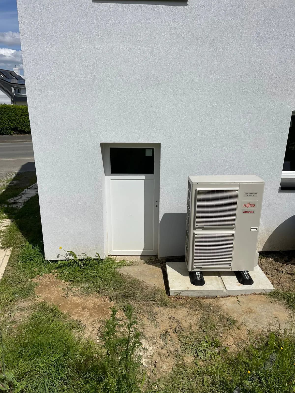 Installation de pompe à chaleur réalisée par ISONERGI dans la région de Rennes