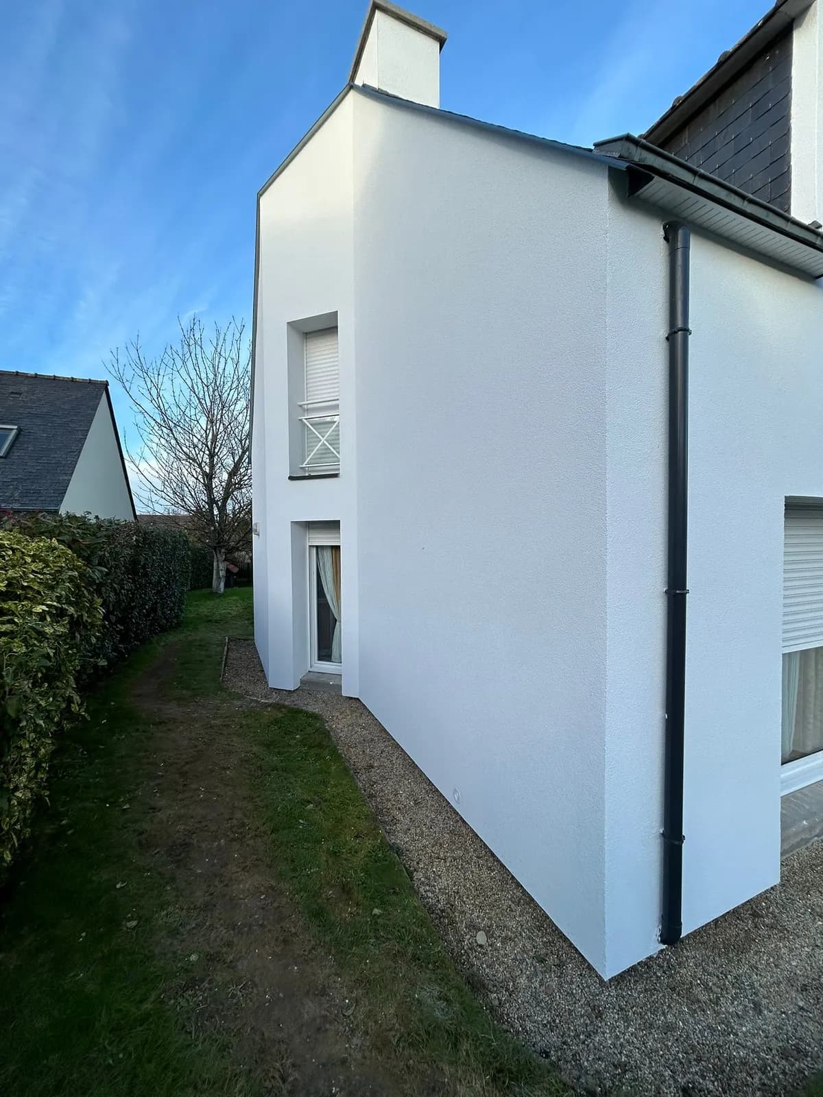 Chantier d'isolation thermique par l'extérieur réalisé par ISONERGI en Ille-et-Vilaine