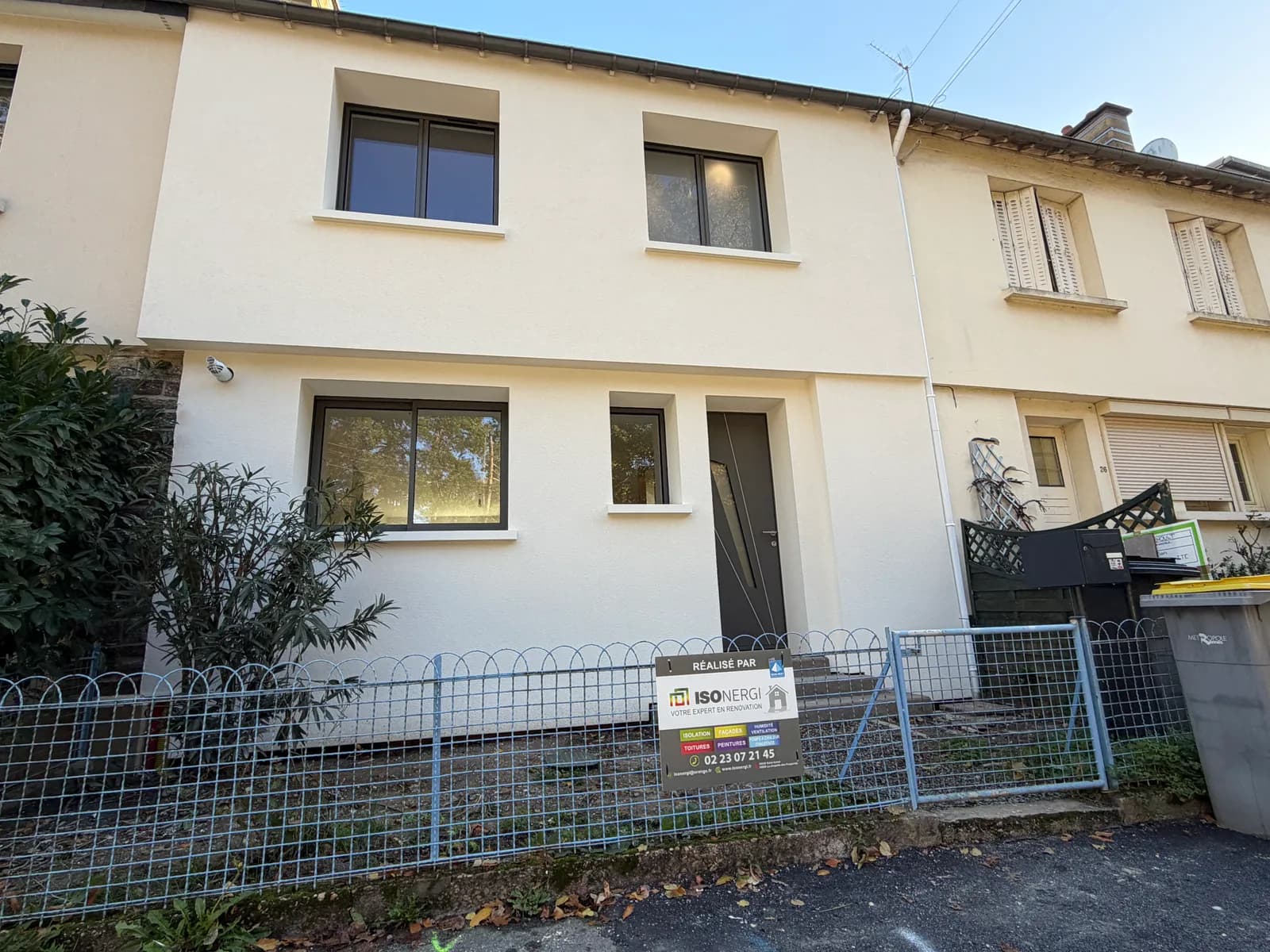 Chantier d'isolation thermique par l'extérieur réalisé par ISONERGI en Ille-et-Vilaine
