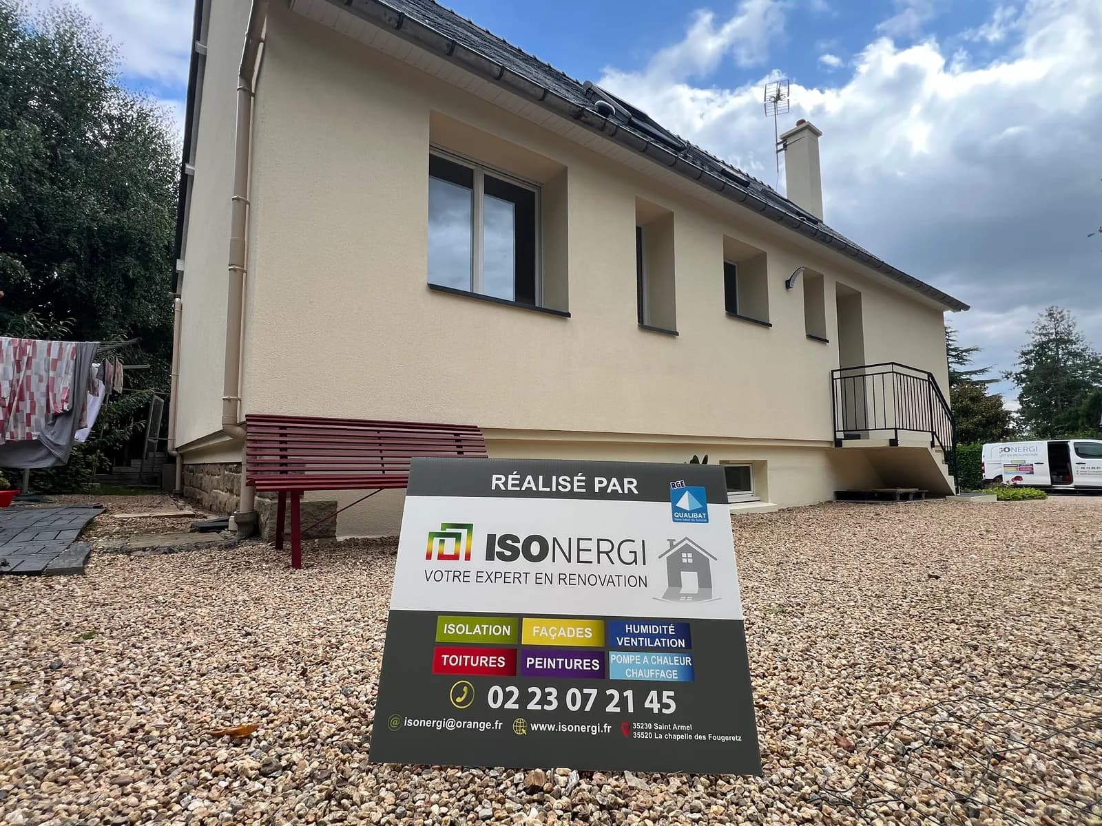Chantier d'isolation thermique par l'extérieur réalisé par ISONERGI en Ille-et-Vilaine