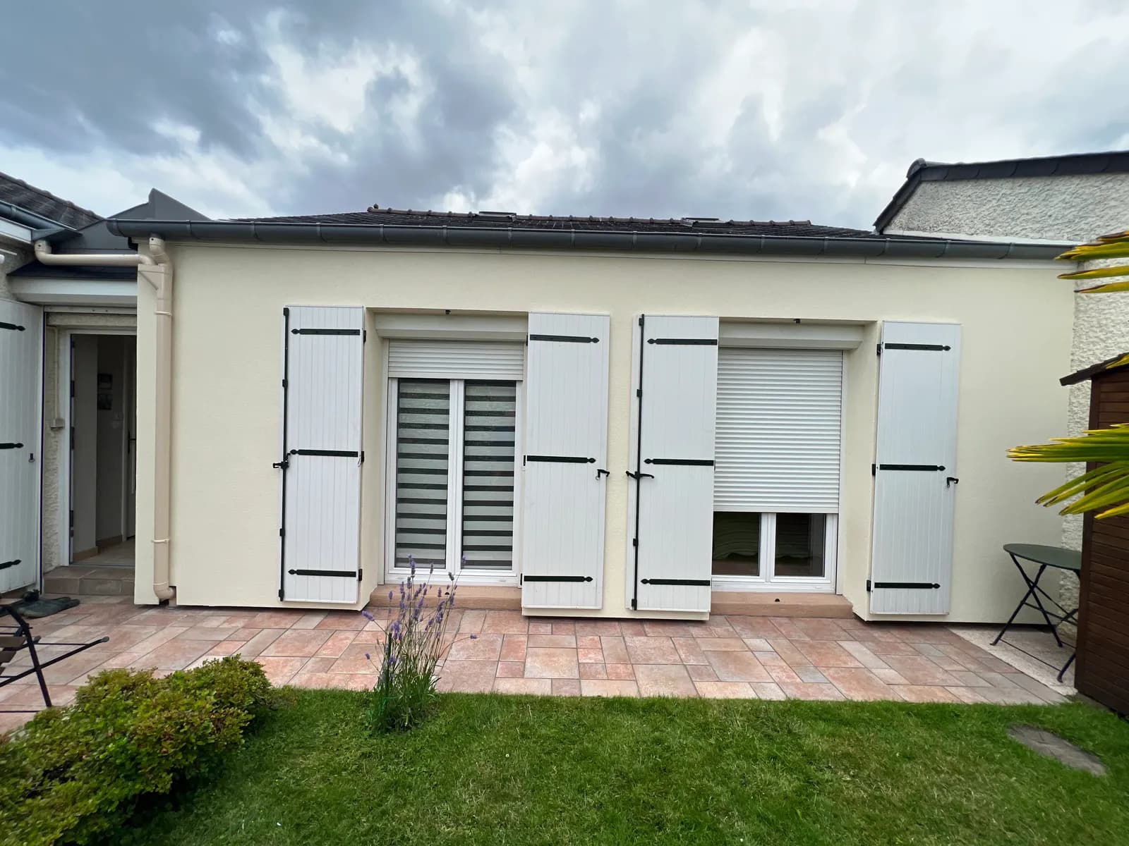 Chantier d'isolation thermique par l'extérieur réalisé par ISONERGI en Ille-et-Vilaine