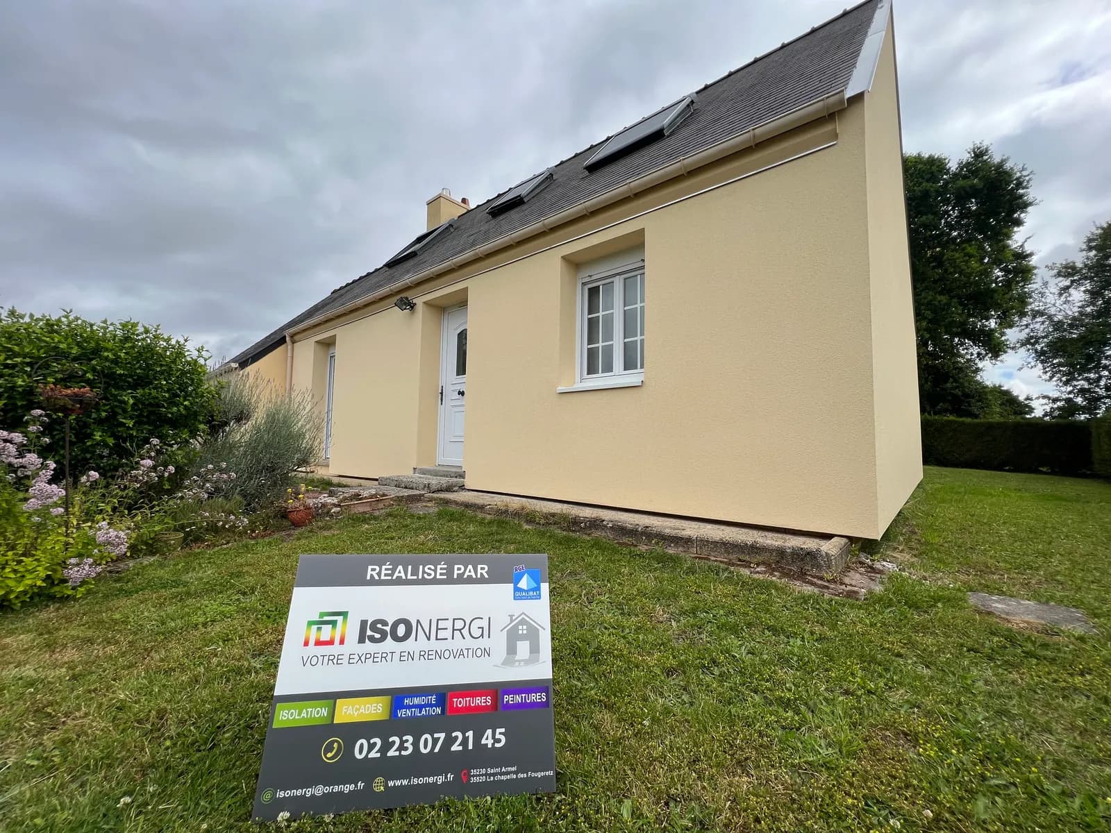 Chantier d'isolation thermique par l'extérieur réalisé par ISONERGI en Ille-et-Vilaine