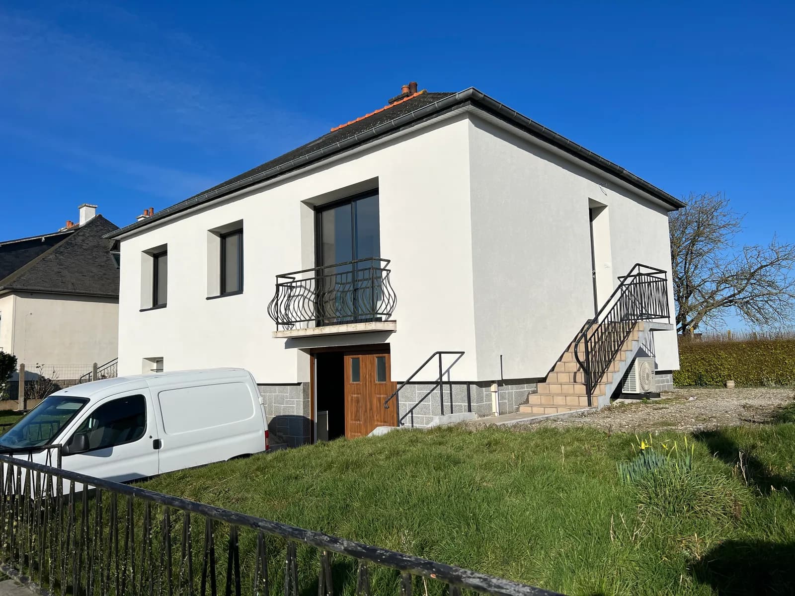 Chantier d'isolation thermique par l'extérieur réalisé par ISONERGI en Ille-et-Vilaine