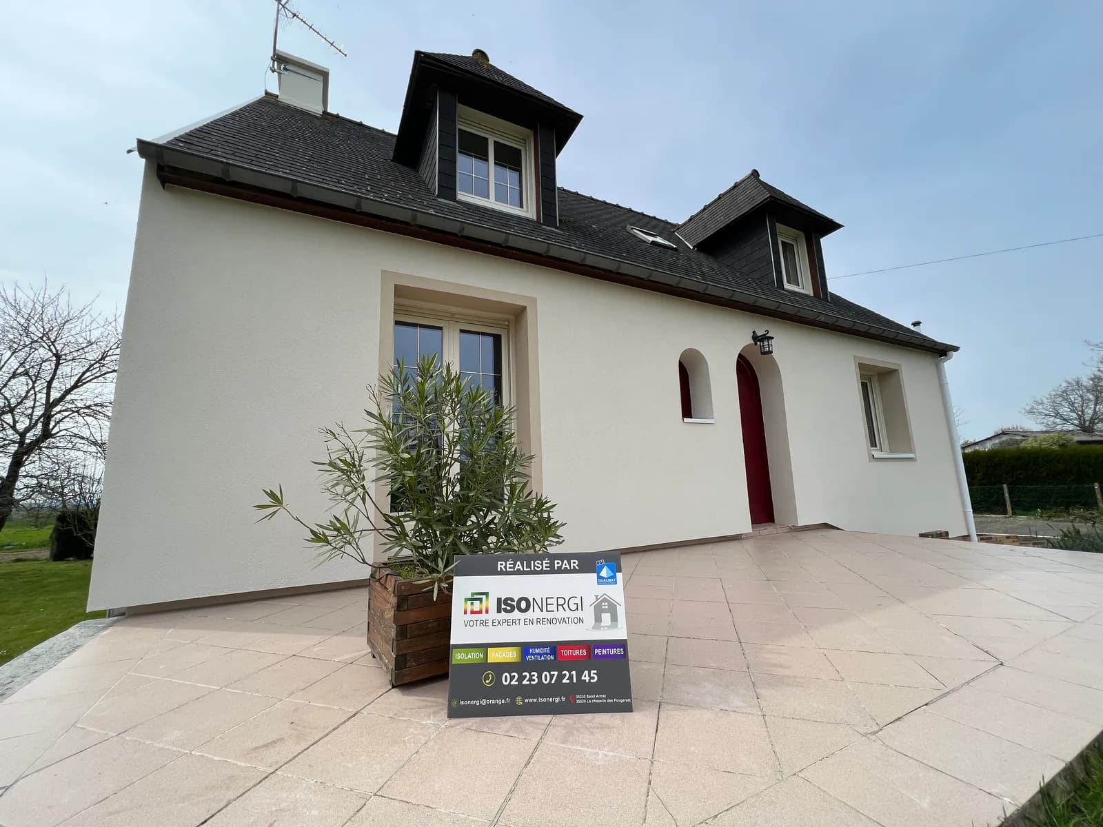 Chantier d'isolation thermique par l'extérieur réalisé par ISONERGI en Ille-et-Vilaine
