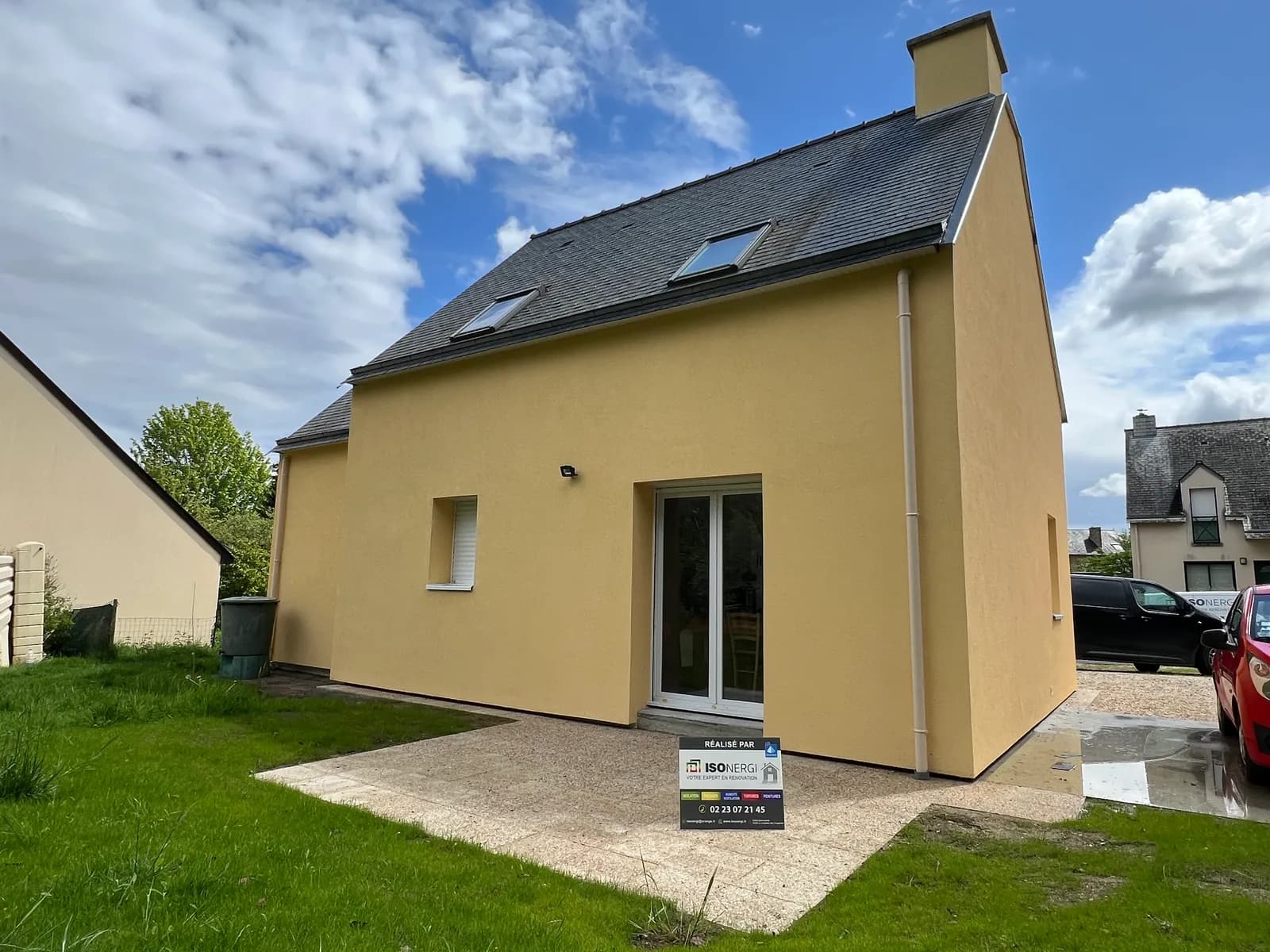 Chantier d'isolation thermique par l'extérieur réalisé par ISONERGI en Ille-et-Vilaine