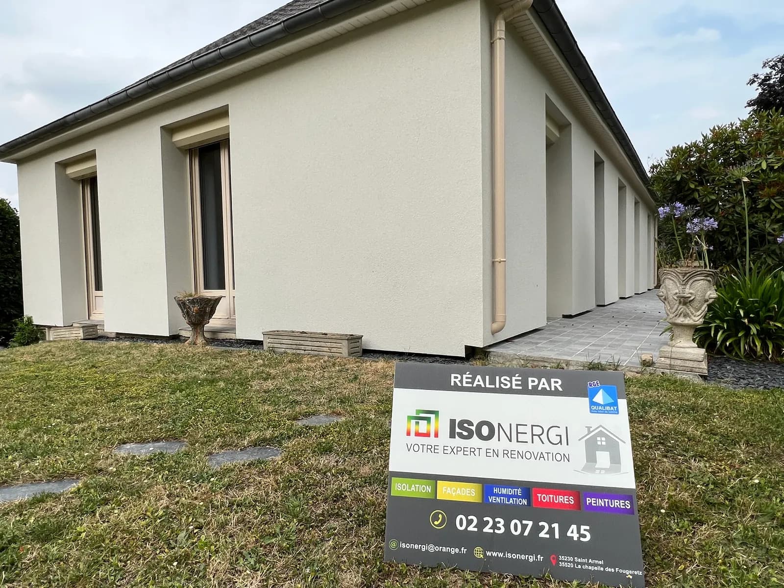 Chantier d'isolation thermique par l'extérieur réalisé par ISONERGI en Ille-et-Vilaine