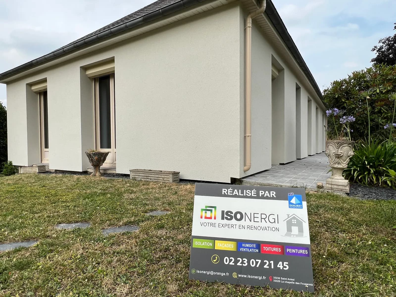 Chantier d'isolation thermique par l'extérieur réalisé par ISONERGI en Ille-et-Vilaine