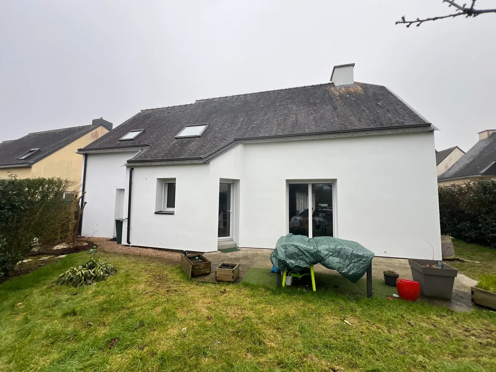 Chantier d'isolation thermique par l'extérieur réalisé par ISONERGI en Ille-et-Vilaine