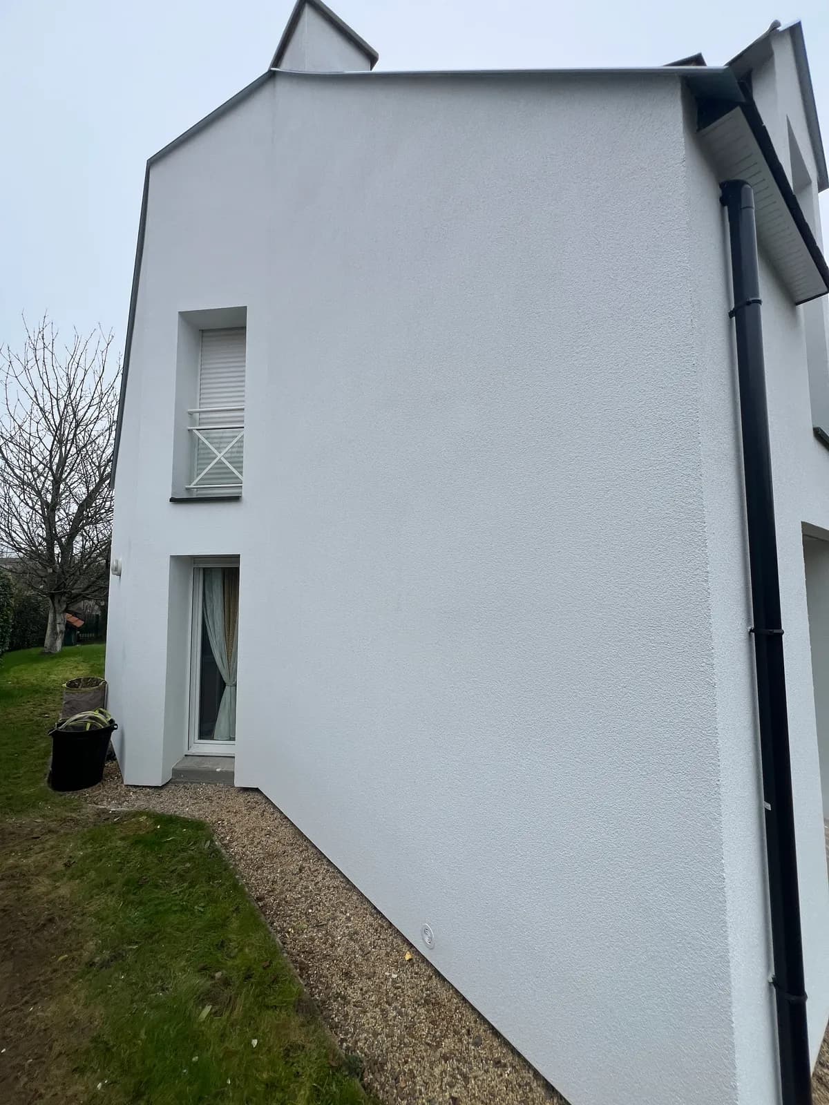 Chantier d'isolation thermique par l'extérieur réalisé par ISONERGI en Ille-et-Vilaine