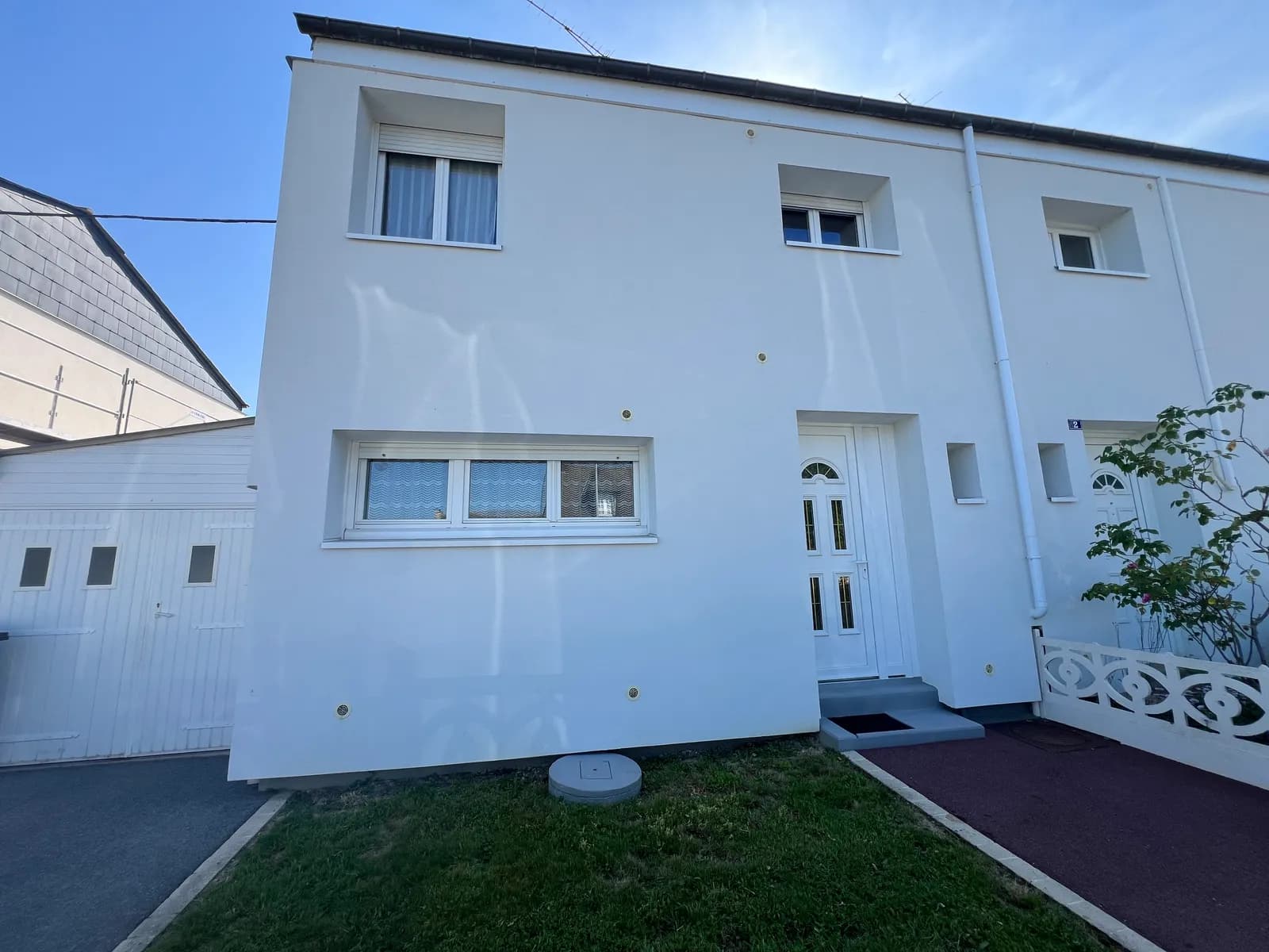 Chantier d'isolation thermique par l'extérieur réalisé par ISONERGI en Ille-et-Vilaine