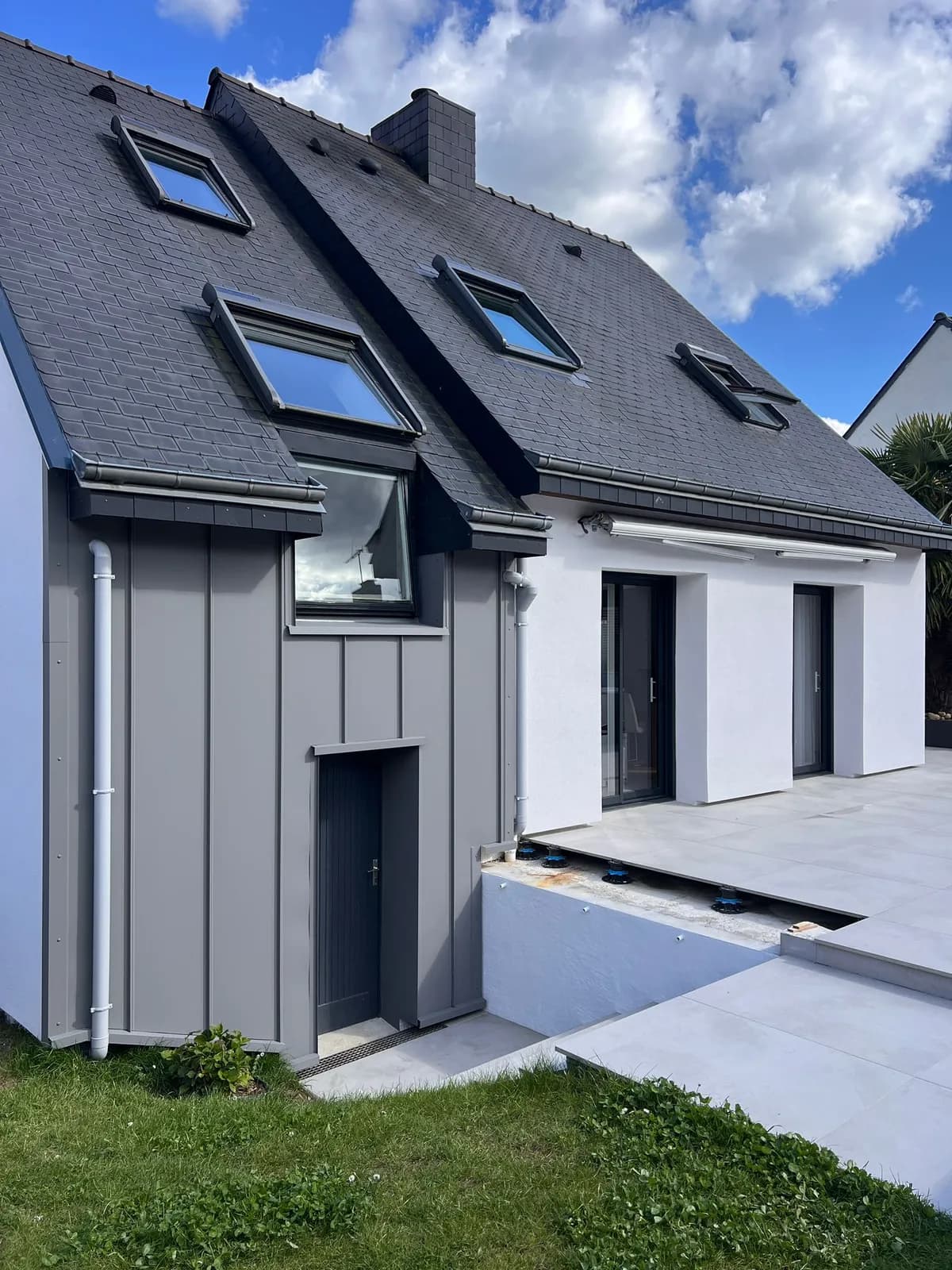 Chantier d'isolation thermique par l'extérieur réalisé par ISONERGI en Ille-et-Vilaine