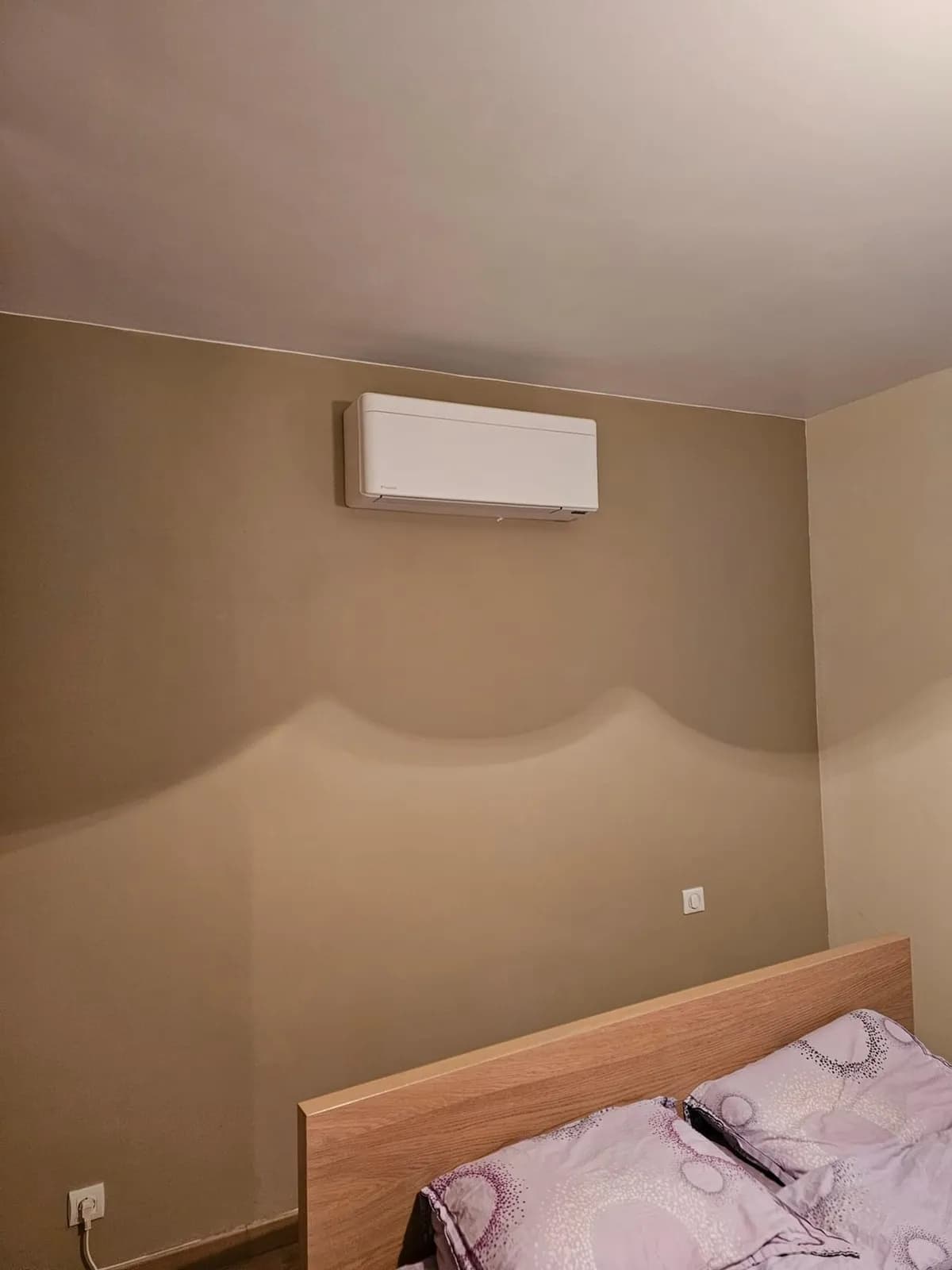 Installation de pompe à chaleur réalisée par ISONERGI dans la région de Rennes