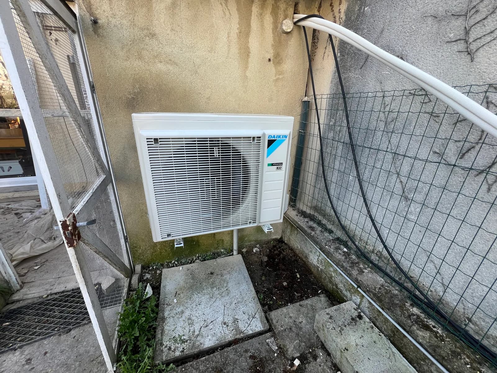 Installation de pompe à chaleur réalisée par ISONERGI dans la région de Rennes