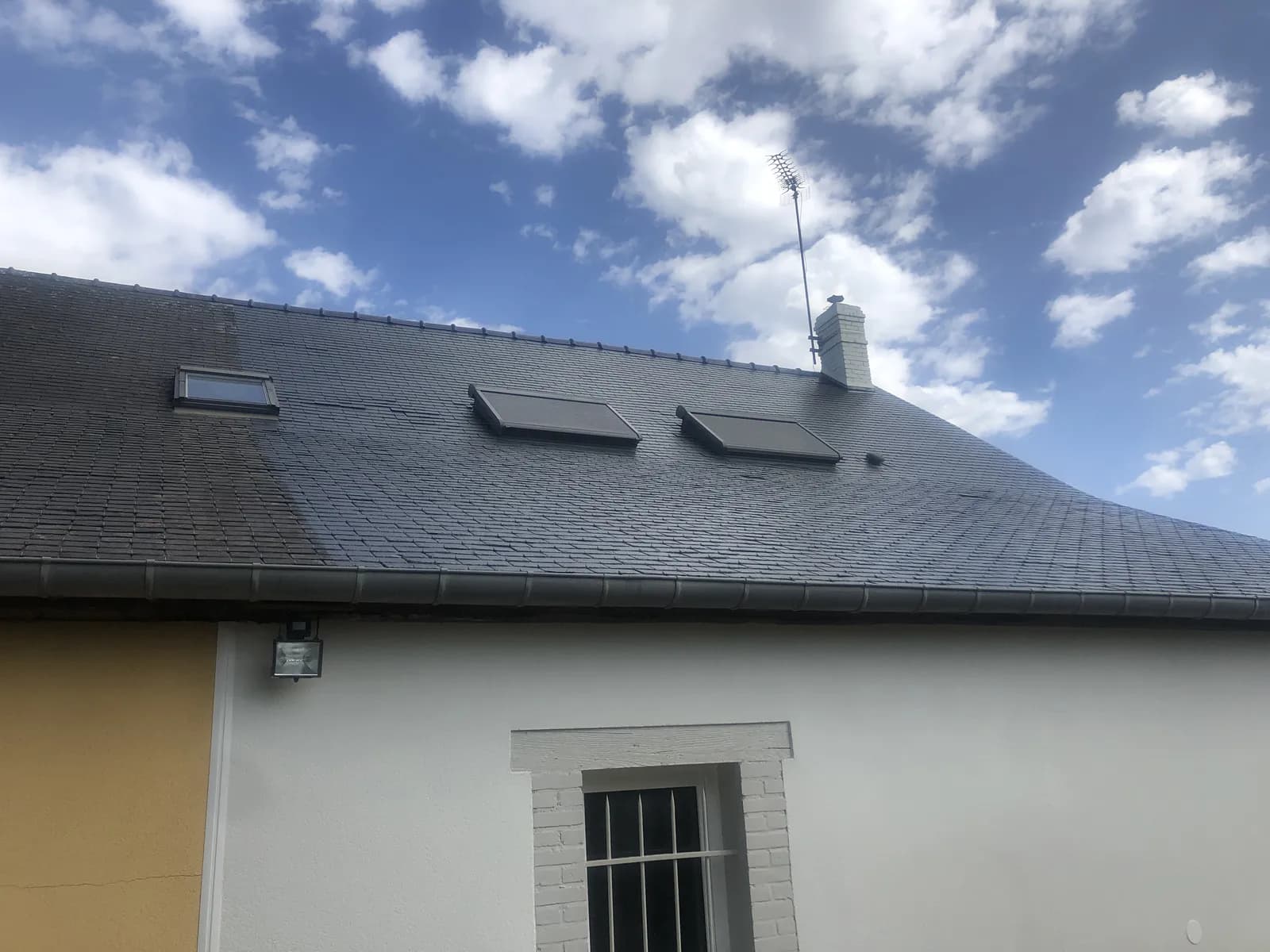 Rénovation de toiture réalisée par ISONERGI près de Rennes
